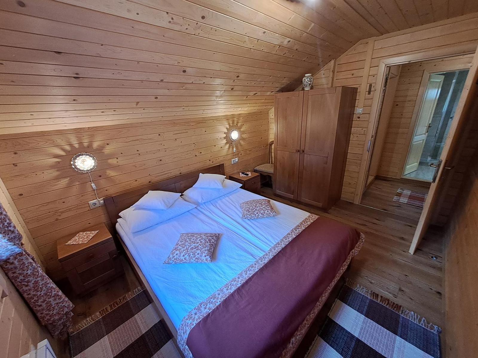 Villa Nagy Lak Sub Cetate Esterno foto
