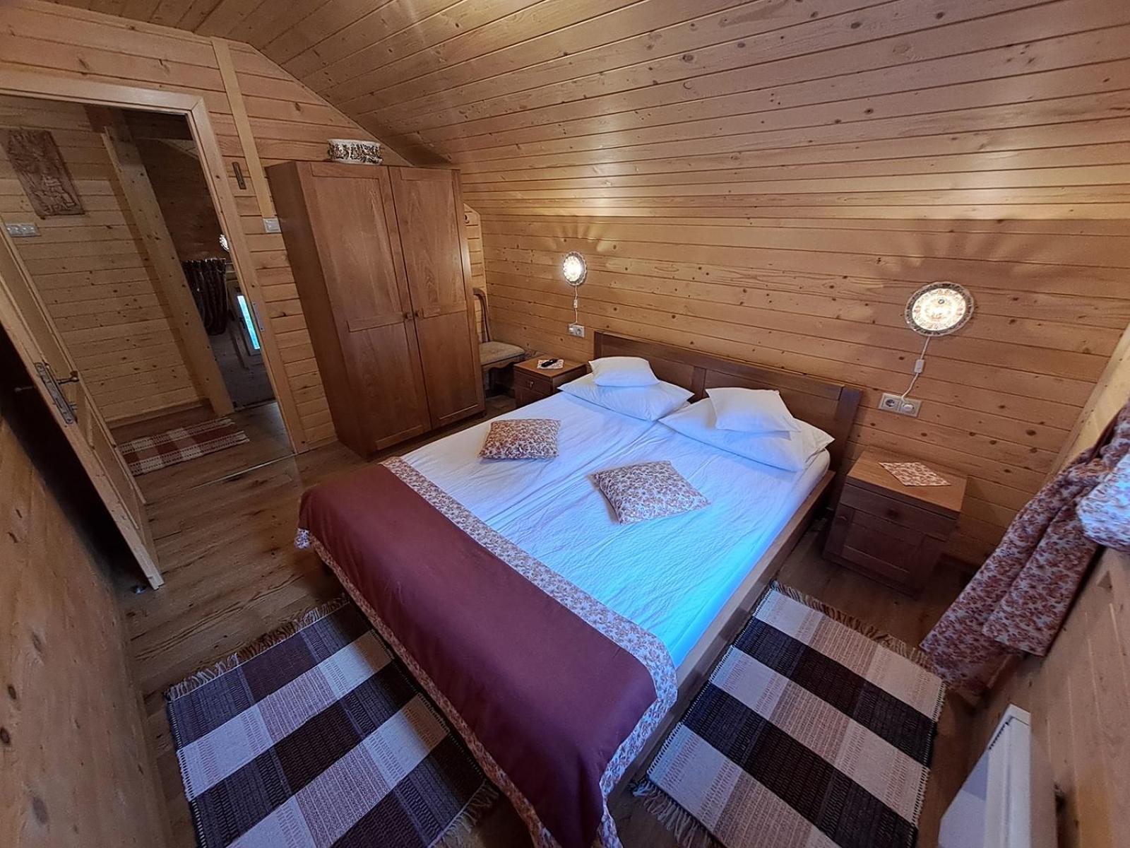 Villa Nagy Lak Sub Cetate Esterno foto